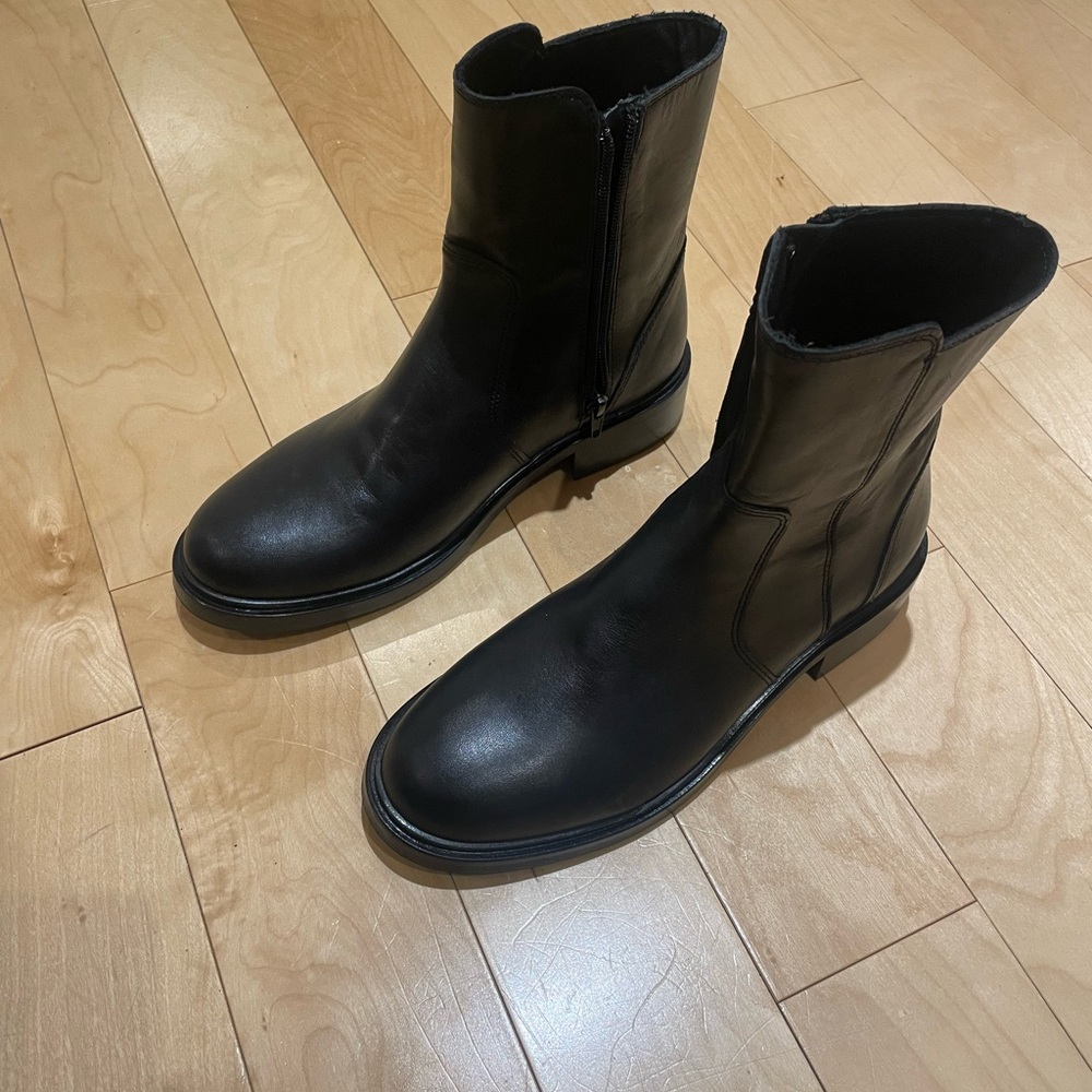 Anthropologie - Black Leather Zip Ankle Boots (size: 39) NWOT
